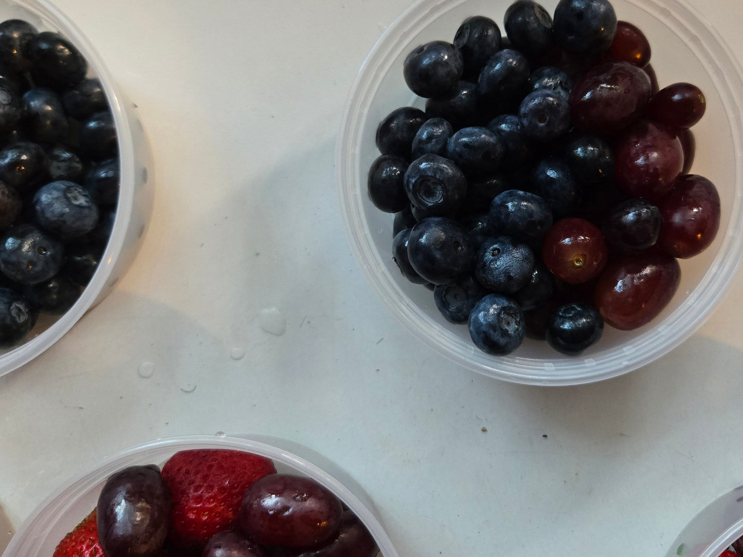 Fresh Fruit Snack - Red Grapes & Organic Blueberries 8 oz